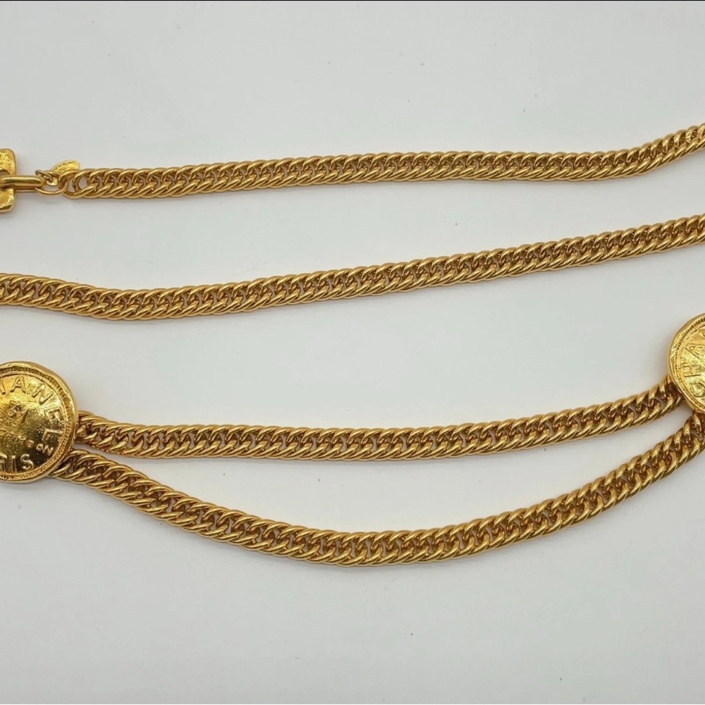 Chanel 31 Rue Cambon Coco Medallion 2 Belt/ Necklace 24karat GD plated W/ Box - Picture 9 of 11
